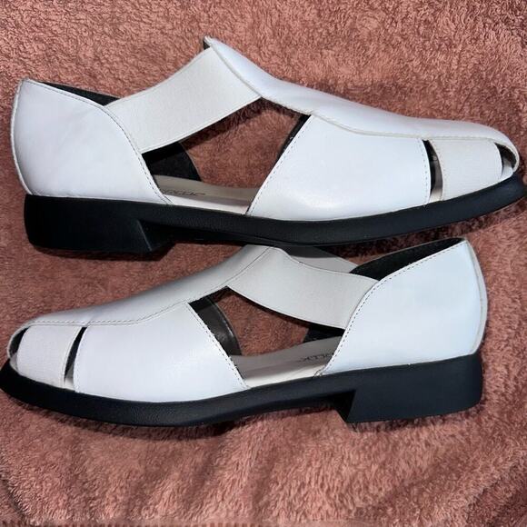 NWOT (Display Pair) Women’s Size 7 1/2M Cain Creek White Elastic Strap Sandals - Picture 3 of 9